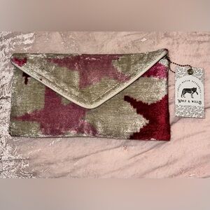 NWT Wolf & Willa Multi Pink Star Clutch